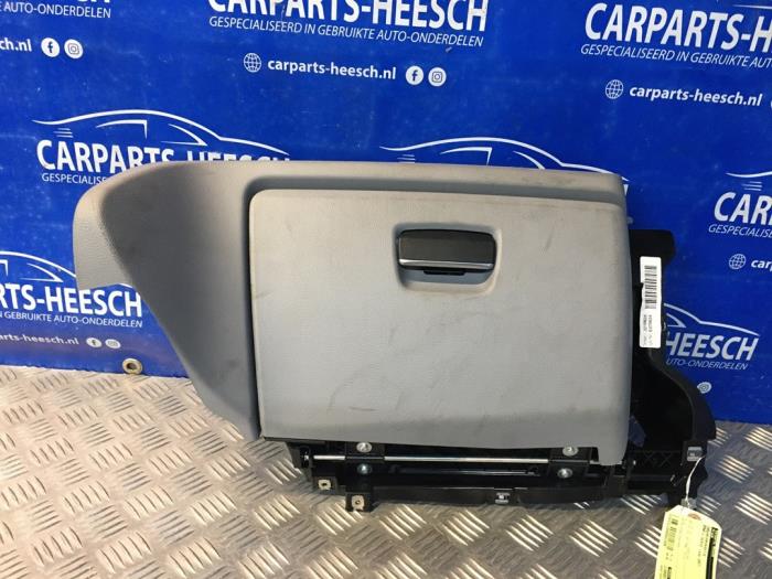 Begagnade Handskfack BMW 1 serie (E87/87N) 116i 1.6 16V Pris € 30,00 Marginaltabell erbjuds av Carparts Heesch