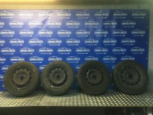 Usados Juego de llantas y neumáticos de invierno Ford B-Max (JK8) Precio de solicitud ofrecido por Carparts Heesch
