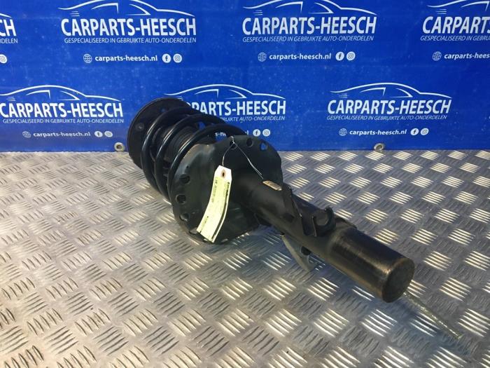 Front shock absorber, right from a Ford Mondeo IV Wagon 1.6 EcoBoost 16V 2013