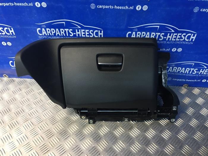Begagnade Handskfack BMW 1 serie (E81) 116i 1.6 16V Pris € 30,00 Marginaltabell erbjuds av Carparts Heesch