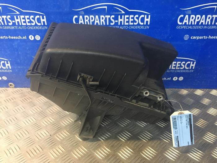 Begagnade Luftfilterhus Volvo S80 (KV/P80JU) 2.4 20V 140 Bifuel LPG Pris € 30,00 Marginaltabell erbjuds av Carparts Heesch