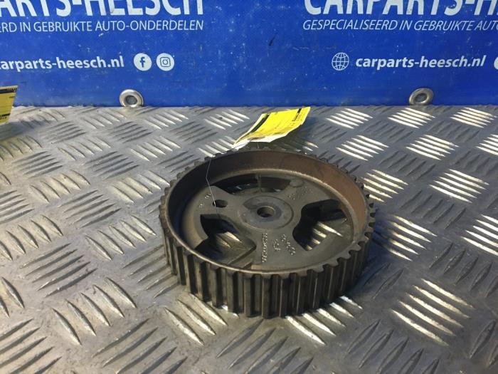 Gebrauchte Nockenwelle Zahnrad Ford Focus 3 Wagon 1.6 TDCi 115 Preis € 25,00 Margenregelung angeboten von Carparts Heesch