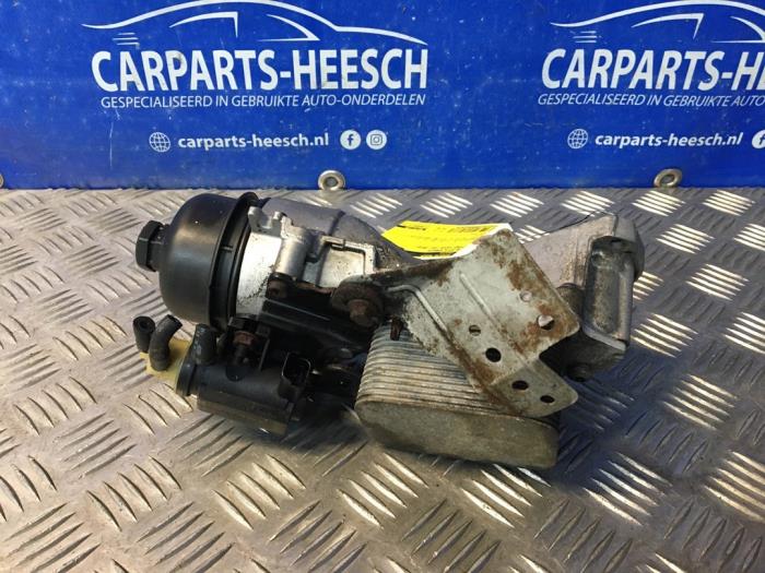 Gebrauchte Ölfiltergehäuse Ford Focus 3 Wagon 1.6 TDCi 115 Preis € 50,00 Margenregelung angeboten von Carparts Heesch