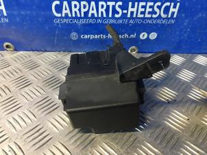 Used Relay holder Kia Rio III (UB) Price € 26,25 Margin scheme offered by Carparts Heesch