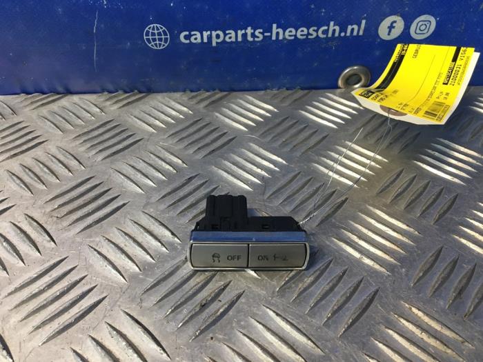 Używane Przelacznik Ford S-Max (GBW) 2.3 16V Cena € 10,00 Procedura marży oferowane przez Carparts Heesch