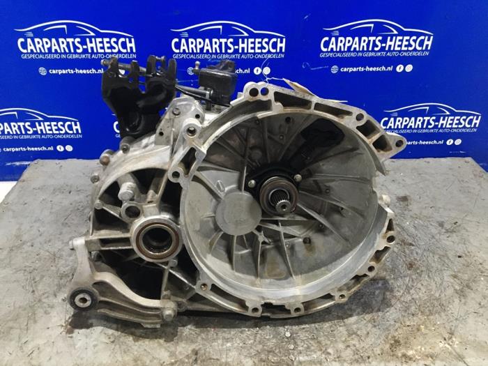 Gearbox Volvo V50 6N5R7002XE D4204T MMT6 Carparts Heesch