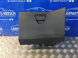 Usagé Boîte à gants Ford Fiesta 6 (JA8) 1.0 Ti-VCT 12V 65 Prix € 31,50 Règlement à la marge proposé par Carparts Heesch