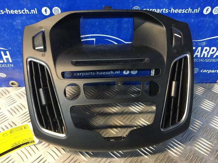 Rejilla de aire de salpicadero de un Ford Focus 3 Wagon 1.0 Ti-VCT EcoBoost 12V 100 2017