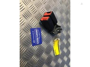 Used Rear seatbelt buckle, centre Ford Focus 3 Wagon 1.0 Ti-VCT EcoBoost 12V 100 Price € 21,00 Margin scheme offered by Carparts Heesch
