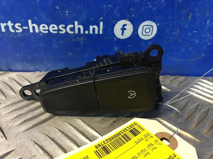 Usagé Commande start/stop Ford Focus 3 Wagon 1.0 Ti-VCT EcoBoost 12V 100 Prix € 15,00 Règlement à la marge proposé par Carparts Heesch
