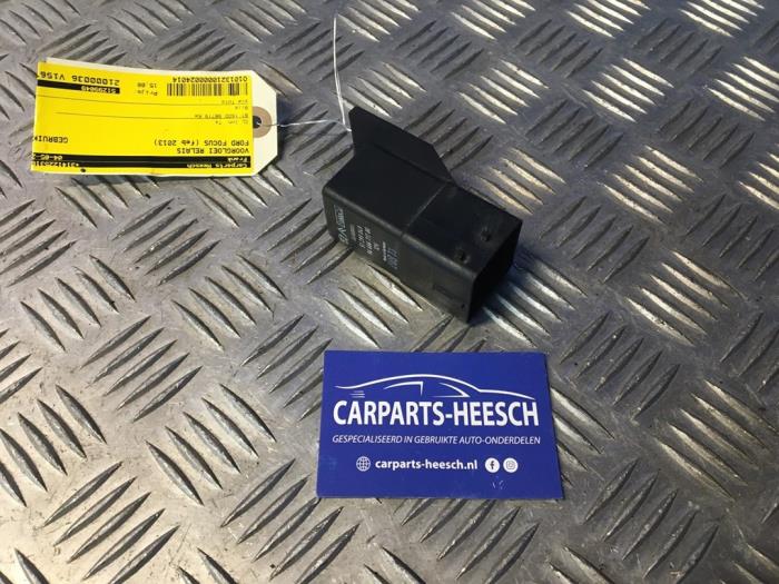 Ford Focus Glow plug relays stock