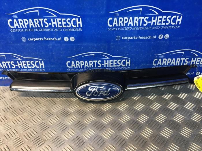Używane Grill Ford Focus 3 Wagon 1.0 Ti-VCT EcoBoost 12V 125 Cena € 30,00 Procedura marży oferowane przez Carparts Heesch