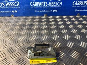 Used Tailgate lock mechanism Opel Meriva Price € 21,00 Margin scheme offered by Carparts Heesch