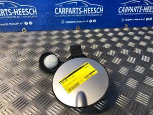 Usados Tapa de depósito Opel Corsa Precio € 26,25 Norma de margen ofrecido por Carparts Heesch