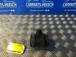 Usados Medidor de masa de aire Volkswagen Golf Plus Precio € 21,00 Norma de margen ofrecido por Carparts Heesch