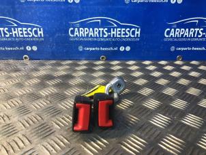 Used Rear seatbelt buckle, left Volkswagen Passat Price € 21,00 Margin scheme offered by Carparts Heesch