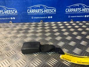 Używane Wtyk pasa bezpieczenstwa lewy tyl Opel Meriva Cena € 21,00 Procedura marży oferowane przez Carparts Heesch