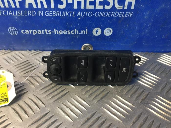 Używane Przelacznik combi okienny Volvo V50 (MW) 2.0 D 16V Cena € 20,00 Procedura marży oferowane przez Carparts Heesch