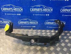 Used Headlight frame, left BMW 3 serie Touring (E91) 318i 16V Price € 21,00 Margin scheme offered by Carparts Heesch