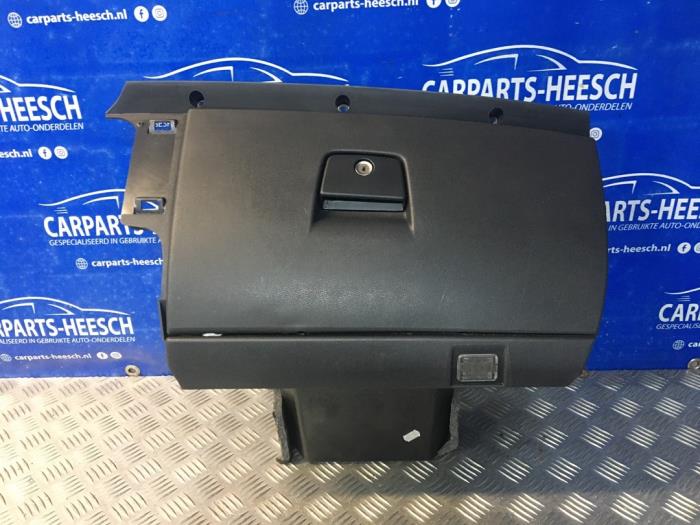 Begagnade Handskfack Volvo V50 (MW) 2.0 D 16V Pris € 25,00 Marginaltabell erbjuds av Carparts Heesch