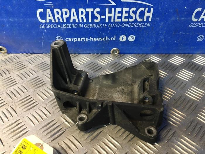 Used Alternator upper bracket Volkswagen Transporter Price € 25,00 Margin scheme offered by Carparts Heesch