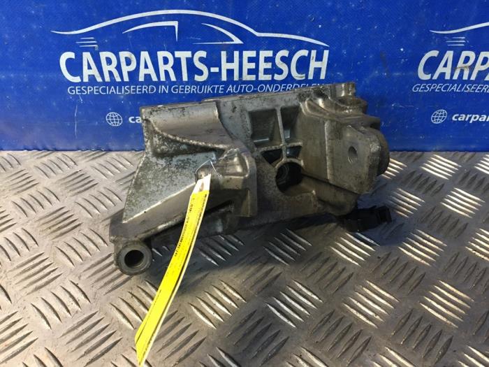 Usagé Support moteur Volkswagen Transporter Prix € 30,00 Règlement à la marge proposé par Carparts Heesch