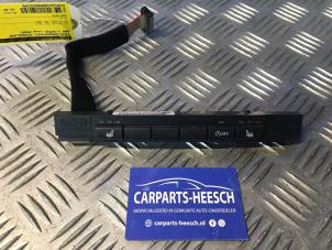 Used Seat heating switch BMW 1 serie (E81) 118i 16V Price € 21,00 Margin scheme offered by Carparts Heesch