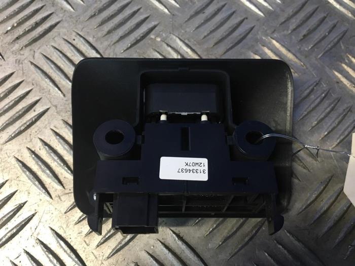 Parking brake switch from a Volvo S80 (AR/AS) 1.6 DRIVe 2012
