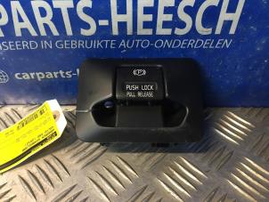 Usagé Commutateur frein à main Volvo S80 (AR/AS) 1.6 DRIVe Prix € 21,00 Règlement à la marge proposé par Carparts Heesch