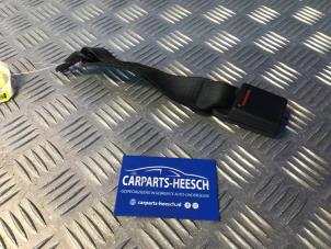 Używane Wtyk pasa bezpieczenstwa srodek tyl BMW 3 serie (E90) 318i 16V Cena € 21,00 Procedura marży oferowane przez Carparts Heesch