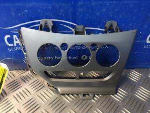 Used Dashboard part Ford Focus 3 1.0 Ti-VCT EcoBoost 12V 125 Price € 15,75 Margin scheme offered by Carparts Heesch