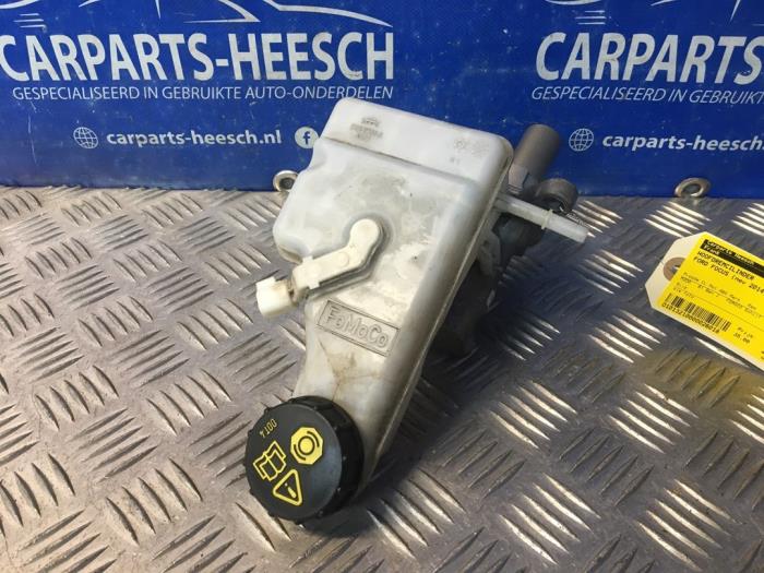 Used Master cylinder Ford Focus 3 Wagon 1.0 Ti-VCT EcoBoost 12V 100 Price € 35,00 Margin scheme offered by Carparts Heesch