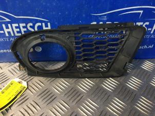 Used Bumper grille BMW 3 serie (E92) 320i 16V Price € 26,25 Margin scheme offered by Carparts Heesch