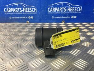 Używane Czujnik masy powietrza Opel Corsa Cena € 21,00 Procedura marży oferowane przez Carparts Heesch
