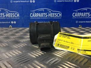 Usagé Compteur de masse d'air Opel Astra Prix € 21,00 Règlement à la marge proposé par Carparts Heesch