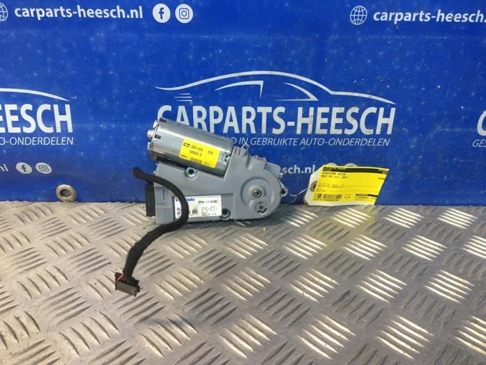 Używane Silnik szyberdachu Audi A3 Sportback (8PA) 1.8 TFSI 16V Cena € 75,00 Procedura marży oferowane przez Carparts Heesch