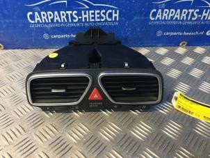 Used Dashboard vent Volkswagen Eos (1F7/F8) 1.4 TSI 16V Price € 21,00 Margin scheme offered by Carparts Heesch