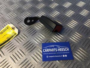 Gebrauchte Sicherheitsgurt Schließe rechts hinten Volkswagen Eos (1F7/F8) 1.4 TSI 16V Preis € 21,00 Margenregelung angeboten von Carparts Heesch