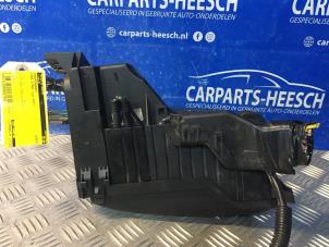 Gebrauchte Sicherungskasten Ford S-Max (GBW) 2.0 TDCi 16V 130 Preis € 31,50 Margenregelung angeboten von Carparts Heesch