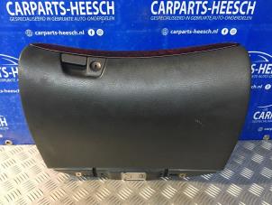 Usagé Boîte à gants Volvo V70 (SW) 2.4 T 20V Prix € 31,50 Règlement à la marge proposé par Carparts Heesch