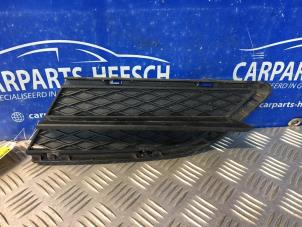 Used Bumper grille BMW 3 serie (E90) 320i 16V Price € 21,00 Margin scheme offered by Carparts Heesch
