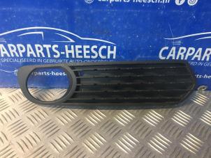 Usagé Pare-chocs grille BMW 1 serie (F20) 114i 1.6 16V Prix € 26,25 Règlement à la marge proposé par Carparts Heesch