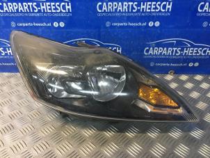Used Headlight, right Ford Focus 2 C+C Price € 105,00 Margin scheme offered by Carparts Heesch