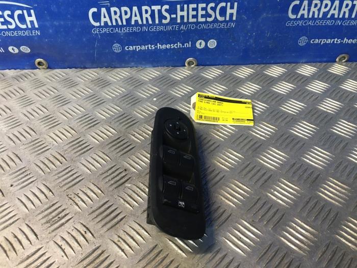 Używane Przelacznik combi okienny Ford S-Max (GBW) 2.5 Turbo 20V Cena € 40,00 Procedura marży oferowane przez Carparts Heesch