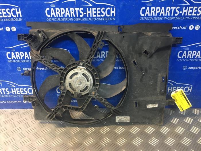 Gebrauchte Kühlerventilator Fiat Grande Punto (199) 1.2 Preis € 30,00 Margenregelung angeboten von Carparts Heesch