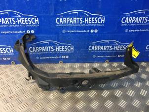 Used Headlight frame, right BMW 3 serie (E90) 318i 16V Price € 26,25 Margin scheme offered by Carparts Heesch