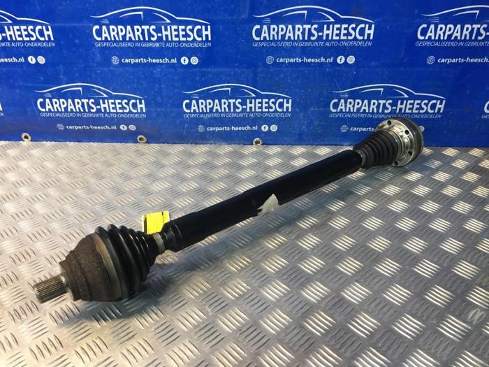 Front drive shaft, right from a Volkswagen Eos (1F7/F8) 2.0 TFSI 16V 2007