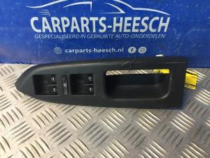 Używane Przelacznik combi okienny Volkswagen Touran (1T1/T2) 1.4 16V TSI 140 Cena € 36,75 Procedura marży oferowane przez Carparts Heesch