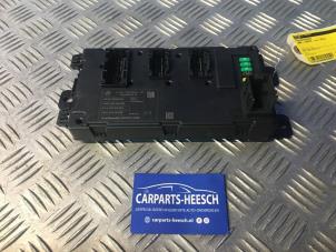 Używane Skrzynka bezpieczników BMW 1 serie (F20) 116i 1.6 16V Cena € 52,50 Procedura marży oferowane przez Carparts Heesch