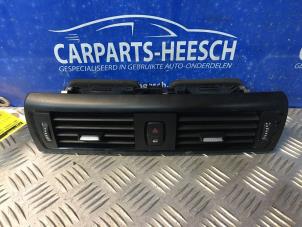 Used Dashboard vent BMW 1 serie (F20) 116i 1.6 16V Price € 21,00 Margin scheme offered by Carparts Heesch
